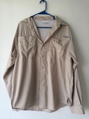 Columbia PFG Men's Lightweight Shirt in Beige